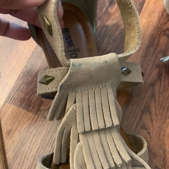 Minnetonka size 8   - Picture 7 of 7